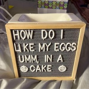 EUC Scentsy Letterboard Warmer